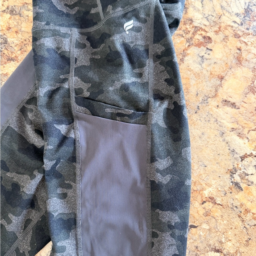 Fabletics Powerhold Black Camo Performance Leggin… - image 3